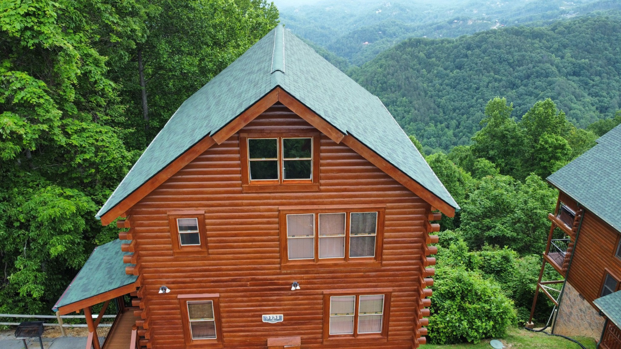 Smoky Mountain cabin with a finished standing-seam metal roof